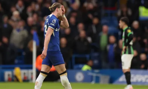 Gallagher gây sốc cho BLĐ Chelsea