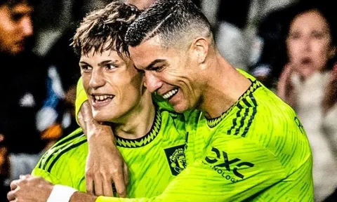 Garnacho không được dùng phòng thay đồ đội một Man United