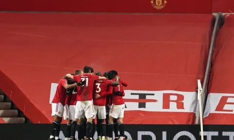 Gary Lineker ca ngợi "quái thú" Man Utd sau chiến thắng Wolves
