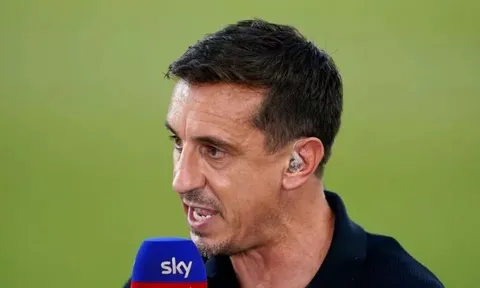 Gary Neville nêu cái tên phải chịu trách nhiệm cho sự hỗn loạn ở Man United