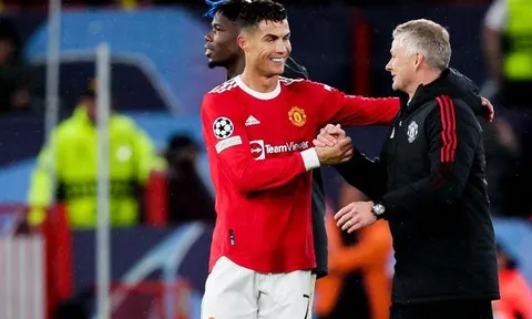 Gary Neville đã đúng khi nói về tình hình chuyển nhượng của Man Utd