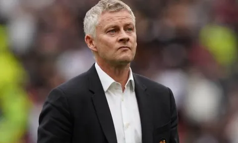 Gary Neville lo sợ cho Solskjaer vì bộ mặt thật của Man Utd