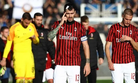 Gazidis đã sai! AC Milan không phải là Arsenal