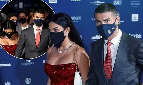 Georgina quá nóng bỏng theo chân Ronaldo nhận giải thưởng danh giá