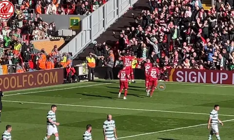 Gerrard bị CĐV Celtic tấn công