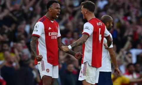 Khen Lokonga, Mikel Arteta chỉ ra vấn đề của bộ đôi Ben White - Gabriel