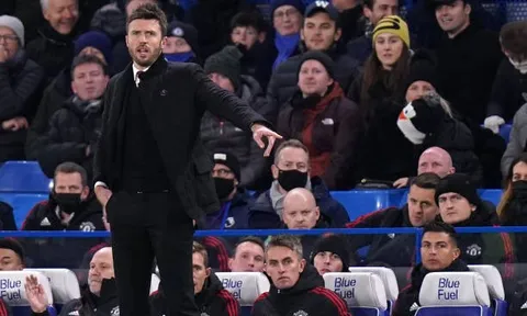 Lý do Carrick cho Ronaldo dự bị