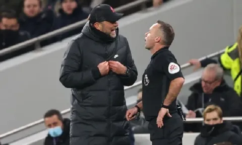Jurgen Klopp cáo buộc trọng tài cố tình trù dập Liverpool