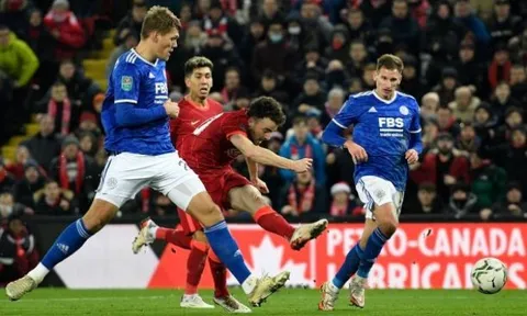 Diogo Jota đã làm gì với CĐV Leicester sau khi ghi bàn quyết định?