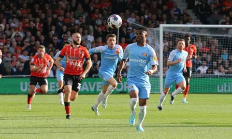 Thần đồng M.U được so sánh với sao Liverpool