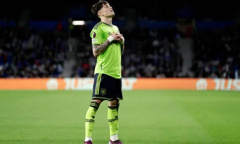 Bruno Fernandes nêu sự thay đổi chóng mặt của Garnacho