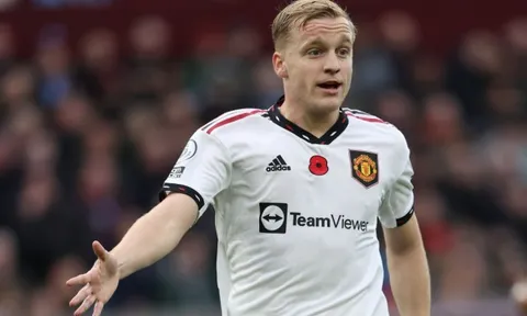 Ten Hag chốt hạ tương lai Van de Beek ở Man Utd