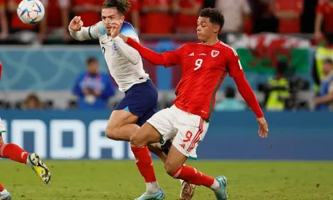 Pha bỏ lỡ 'như bán độ' của sao Man City trên tuyển Anh