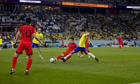 Neymar nhận 'quả báo'; Thủ môn suýt gây thảm họa