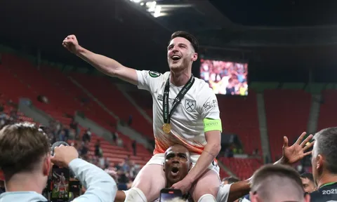 Arsenal ra mức giá gây choáng cho Declan Rice