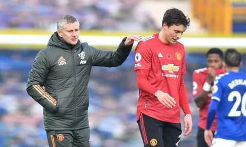 Paul Merson cảnh báo Man Utd trước giờ đấu với Leeds