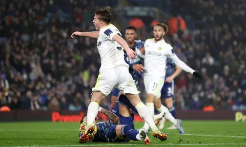 Trung vệ của Arsenal có một pha tắc bóng tồi tệ
