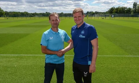 NÓNG! Newcastle đòi 20 triệu cho Ashworth, M.U đã có câu trả lời