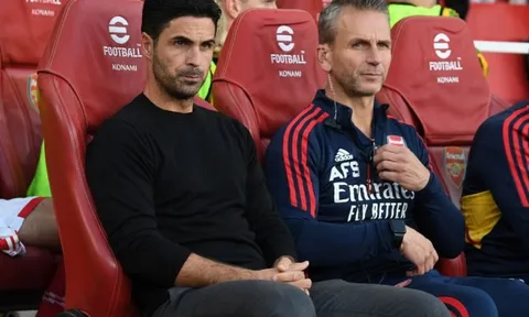Thất bại với M.U, Ajax quay sang 'cướp' người của Arsenal