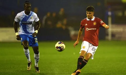 Ten Hag gọi trung vệ 17 tuổi đấu Sociedad