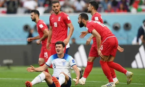 Maguire khiến quả phạt đền của Messi gây tranh cãi