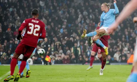 "Cỗ máy tạt bóng" xuất hiện trong trận Man City 3-2 Liverpool