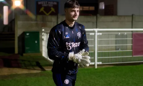 Không chỉ De Gea, thêm 1 thủ môn sắp cuốn gói khỏi OTF