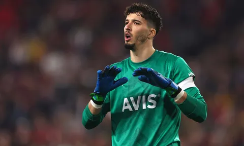 NÓNG! Man Utd tiến hành kiểm tra y tế tân binh giá 5 triệu euro
