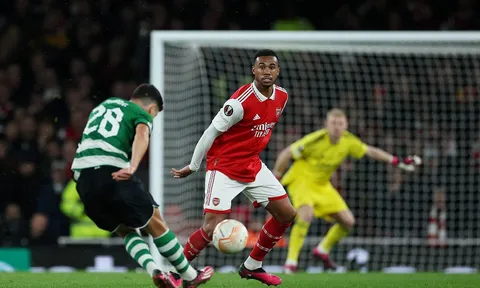 Cầu thủ Spurs ăn mừng siêu phẩm khiến Arsenal trả giá ở Europa League