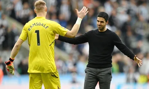 Rất nhanh chóng, Arteta chốt tương lai Ramsdale ở Arsenal