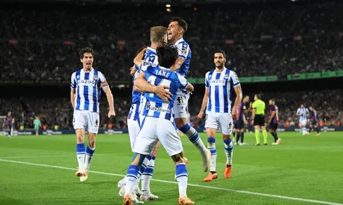 Barca 'ăn mừng' chức vô địch bằng thất bại trên sân nhà