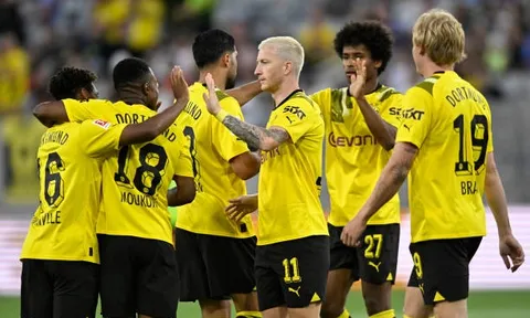 Dortmund giành thắng lợi 6 sao