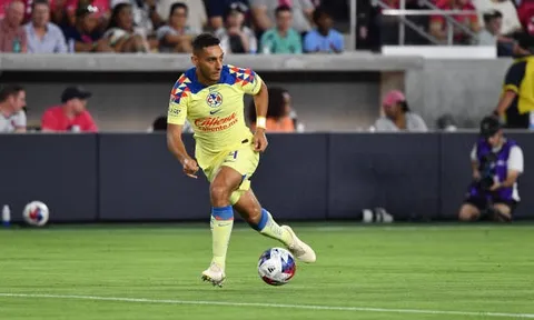 Lộ mức phí thương vụ Man Utd - Caceres
