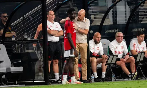 Ten Hag thừa nhận 1 cầu thủ M.U xứng đáng bị đuổi khỏi sân