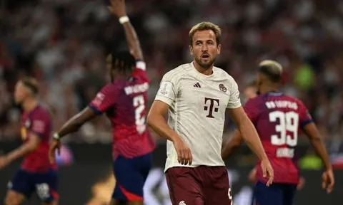 Biến De Ligt thành trò cười, 'người cũ' Barca khiến Kane lu mờ hoàn toàn
