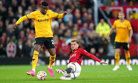 "Xin gửi lời xin lỗi tới các cầu thủ và người hâm mộ Wolves…"