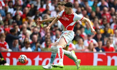 Matt Turner 'phá đám' ngày ra mắt của tân binh Arsenal