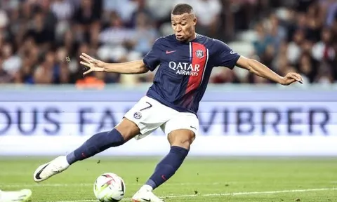 PSG đón cú sốc trong ngày Mbappe tái xuất
