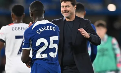 Moises Caicedo vẫn đang loay hoay trong đội hình Chelsea