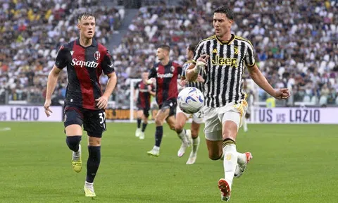 Juventus chia điểm, Napoli bám sát ngôi đầu