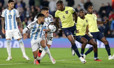 Vắng Lisandro Martinez, "siêu trung vệ" xuất hiện trên tuyển Argentina