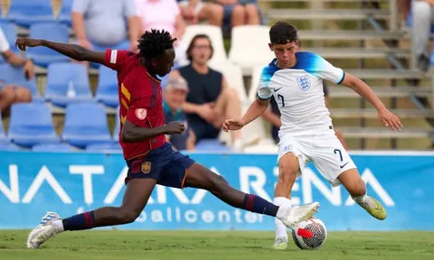 Tại sao Shea Lacey - "siêu wonderkid", chọn M.U thay vì Liverpool