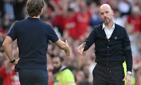 Erik ten Hag được đồng nghiệp bênh vực