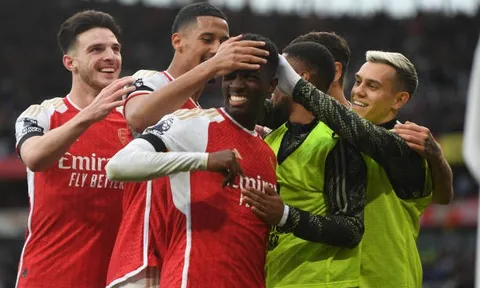 Nketiah bùng nổ khiến kế hoạch của Arsenal phá sản