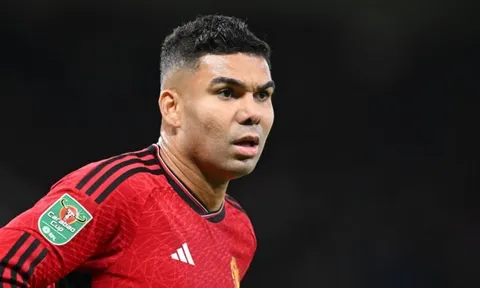 Chủ mới M.U gặp ác mộng với Casemiro