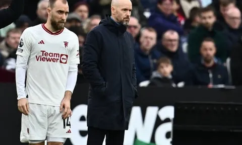 Ngó lơ Christian Eriksen, Erik ten Hag bị đồng nghiệp "nhắc nhở"