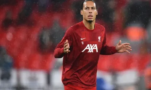 Vì sao Van Dijk nghỉ trận Arsenal 0-2 Liverpool