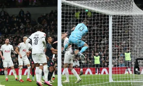 Sao Tottenham: "Đó là một pha phạm lỗi"