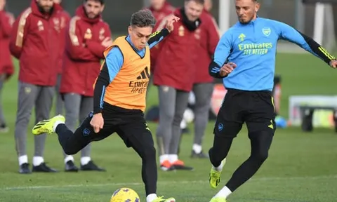 Arsenal chuẩn bị cho cuộc đối đầu Nottingham Forest, vắng mặt bộ đôi trụ cột trên sân tập