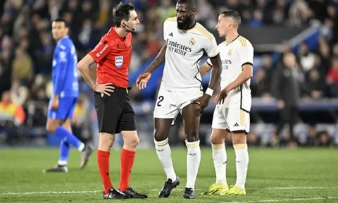 Real Madrid lo sốt vó vì trụ cột rời sân sớm